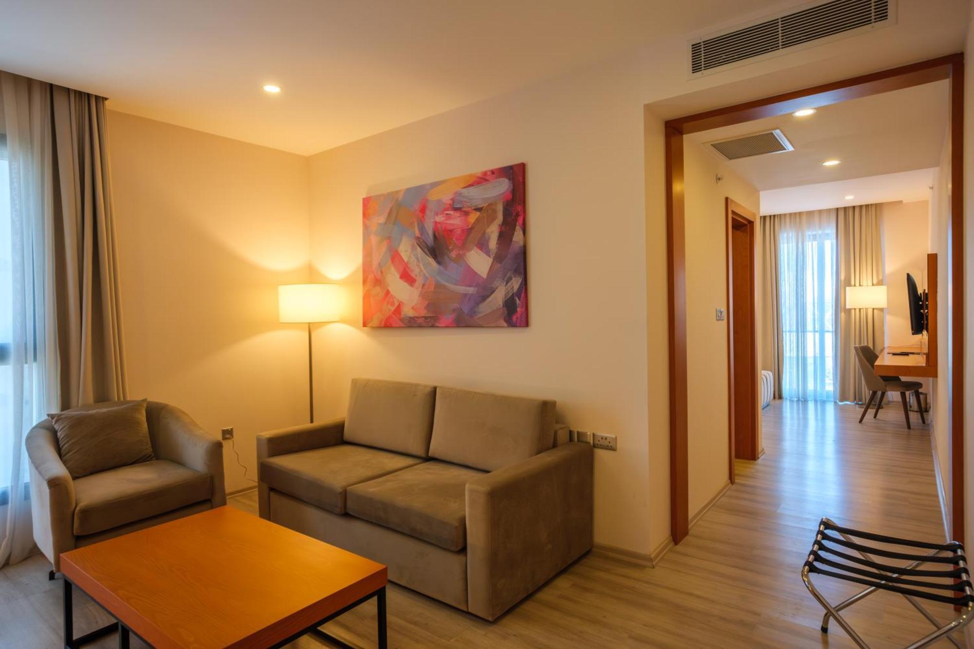 Caddem Inn Hotel Фамагуста Экстерьер фото