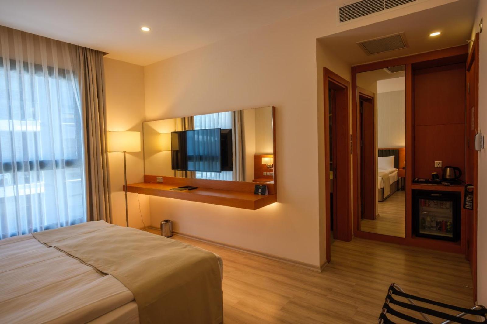 Caddem Inn Hotel Фамагуста Экстерьер фото