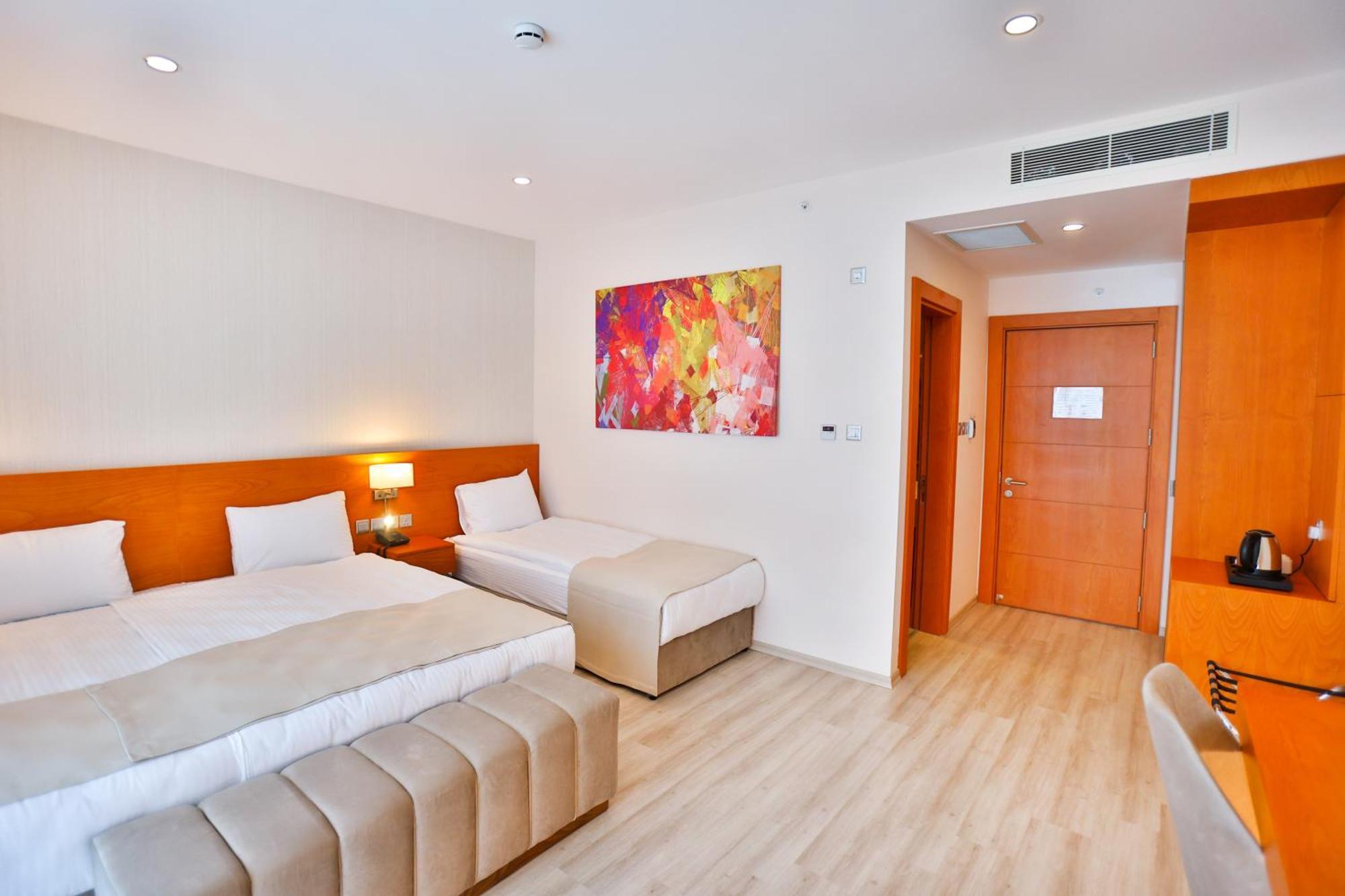Caddem Inn Hotel Фамагуста Экстерьер фото